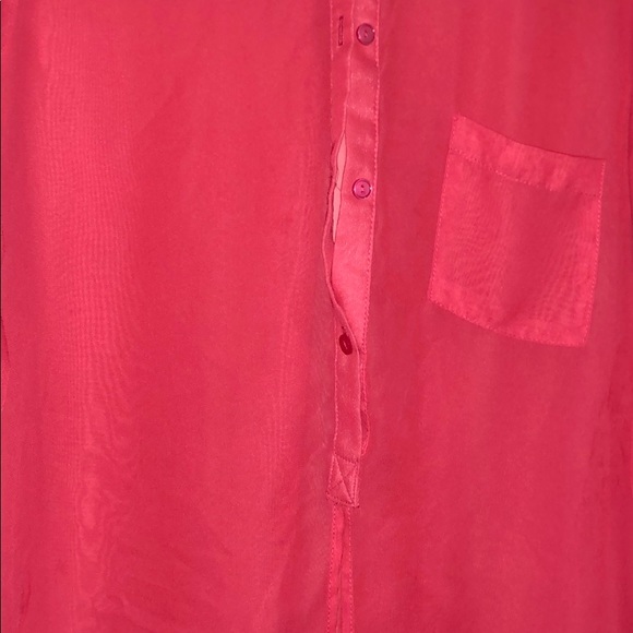 Button down - Picture 2 of 3